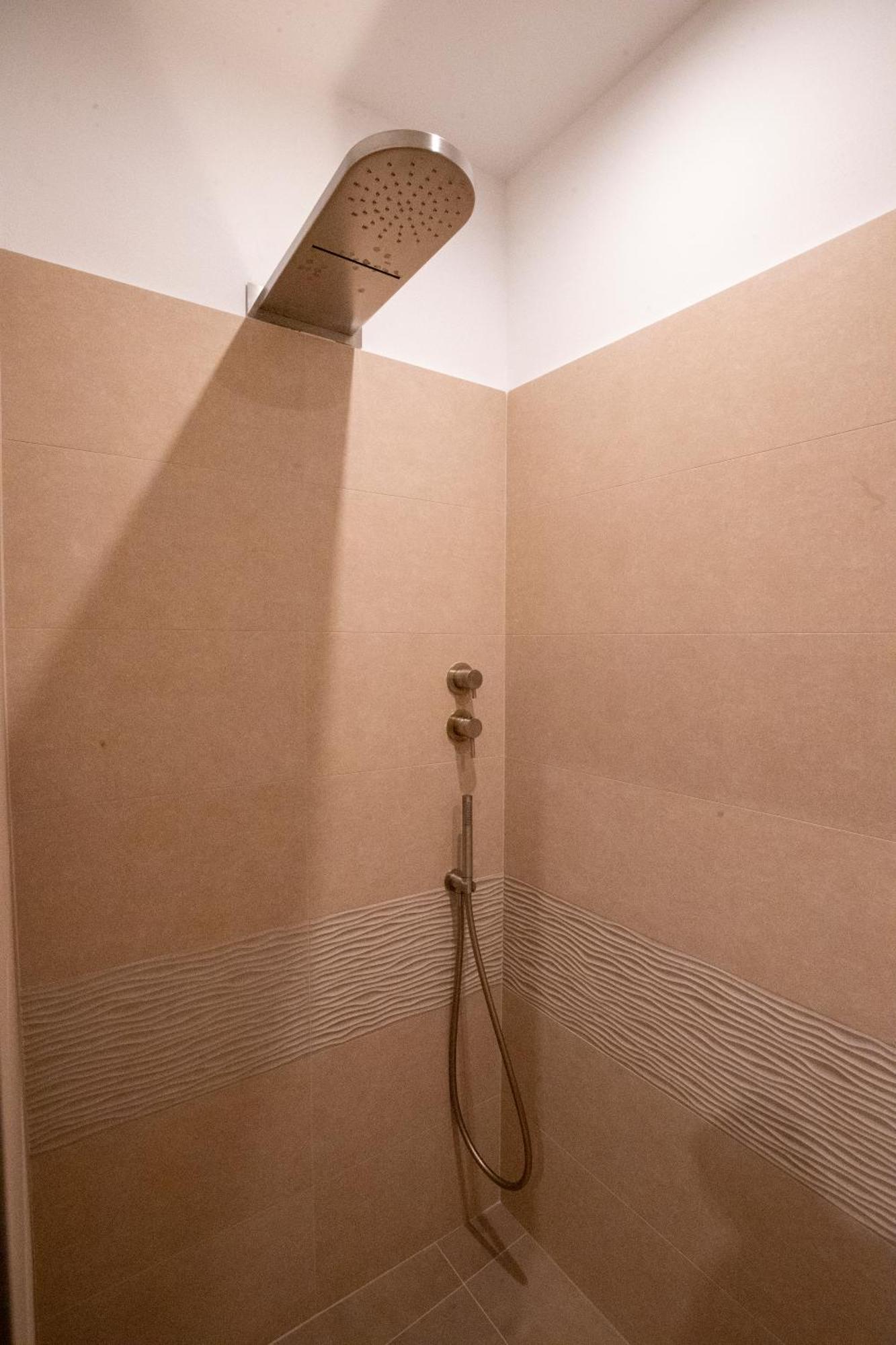 Albergo Cane ดอซซา ภายนอก รูปภาพ